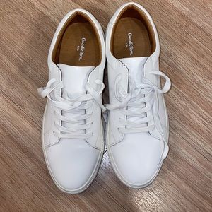 Good fellow & co white sneakers. Never worn.